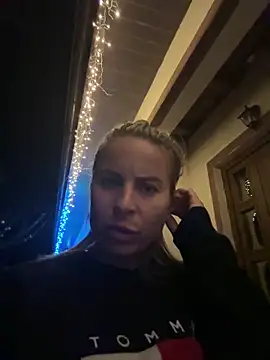 MariaMilan online show from December 21, 2025, 3:36 pm