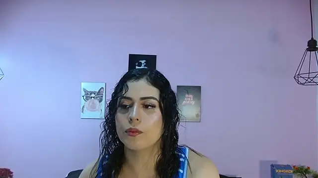 adaraacox online show from January 31, 2025, 2:07 pm