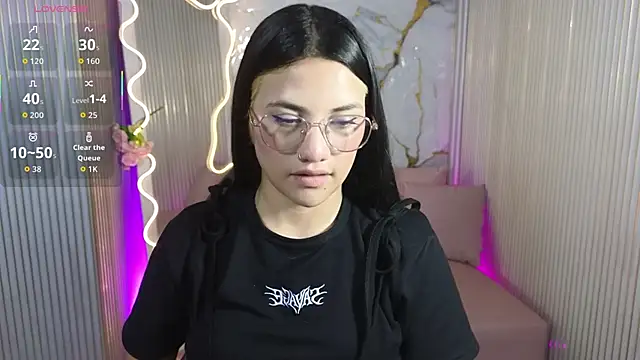 Chiara tay online show from April 1, 2026, 7:22 pm