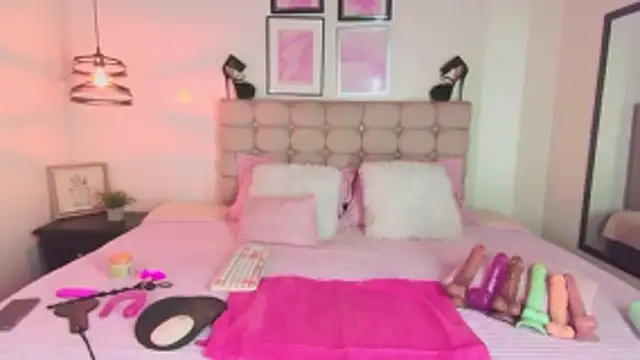 Snapshot of noa__01 chatting on November 26, 2025, 2:06 pm noa 01 online show from November 26, 2025, 2:06 pm