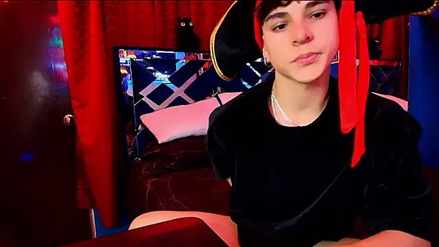 Luke Howland online show from February 4, 2026, 2:17 am