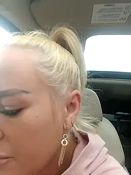 Snapshot of blonda-sexy chatting on November 9, 2025, 10:41 am blonda-sexy online show from November 9, 2025, 10:41 am