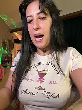 Snapshot of CarolaDrago chatting on February 1, 2026, 7:50 am CarolaDrago online show from February 1, 2026, 7:50 am