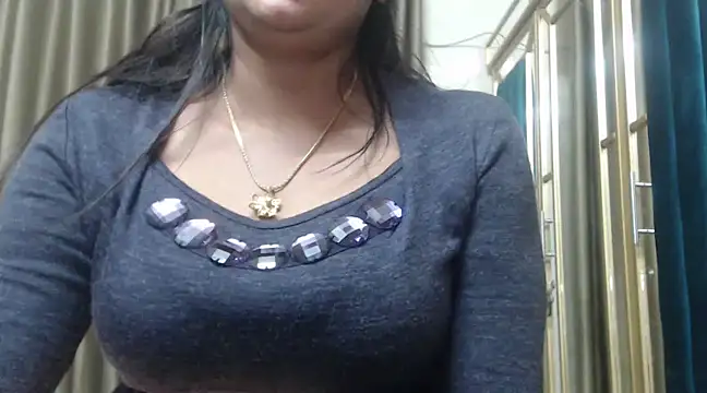 desi-maisa130 online show from February 13, 2025, 7:10 pm