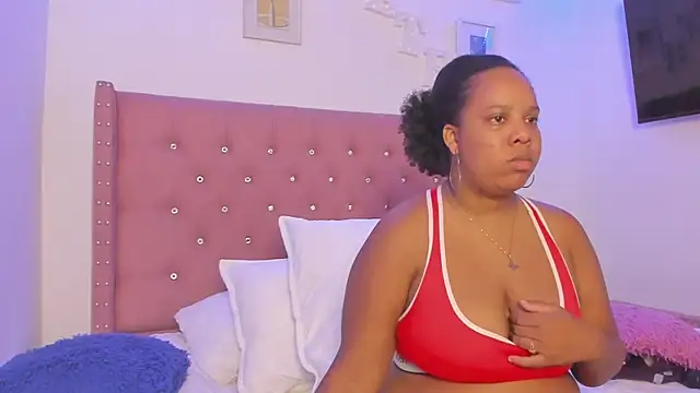 Snapshot of Yiseth_02 chatting on March 15, 2025, 5:52 am Yiseth 02 online show from March 15, 2025, 5:52 am