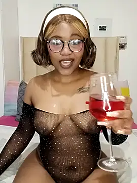 charmainexxx online show from December 3, 2025, 10:42 pm