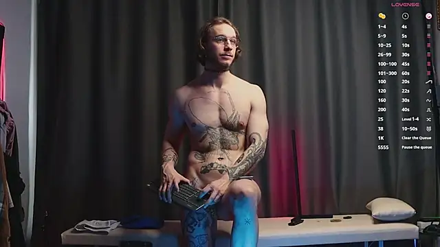 pleasure8869 online show from February 25, 2025, 10:59 am