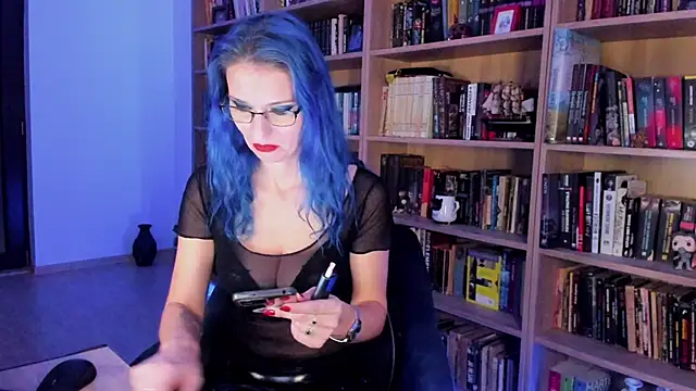 Snapshot of Queen_of_Hearts1 chatting on November 30, 2025, 9:04 pm Queen of Hearts1 online show from November 30, 2025, 9:04 pm