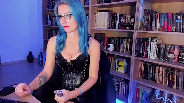 Snapshot of Queen_of_Hearts1 chatting on November 15, 2025, 8:24 pm Queen of Hearts1 online show from November 15, 2025, 8:24 pm