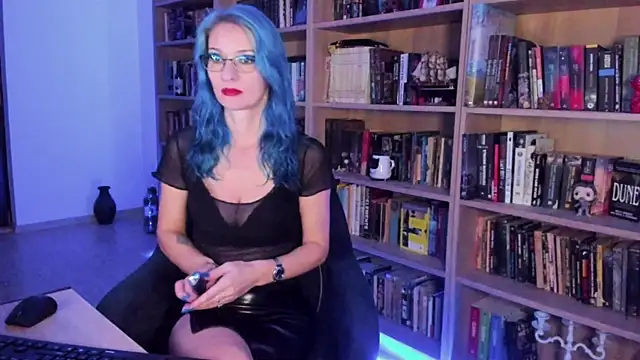 Snapshot of Queen_of_Hearts1 chatting on October 30, 2025, 8:06 pm Queen of Hearts1 online show from October 30, 2025, 8:06 pm