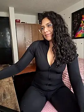 Snapshot of Thaliacooper_ chatting on April 28, 2026, 4:44 pm Thaliacooper online show from April 28, 2026, 4:44 pm
