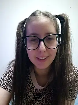 Snapshot of Sarah459 chatting on November 4, 2025, 9:29 pm Sarah459 online show from November 4, 2025, 9:29 pm