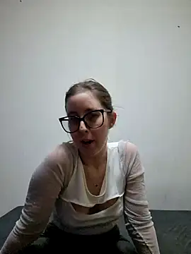 Snapshot of Sarah459 chatting on March 13, 2025, 6:45 pm Sarah459 online show from March 13, 2025, 6:45 pm