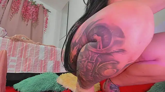 msschloee  online show from October 23, 2025, 11:58 pm