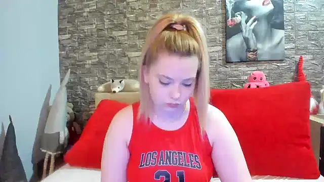 kalindahot online show from March 16, 2025, 7:06 pm