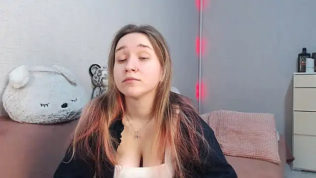 Snapshot of lovely_hayley chatting on February 12, 2026, 9:03 pm lovely hayley online show from February 12, 2026, 9:03 pm