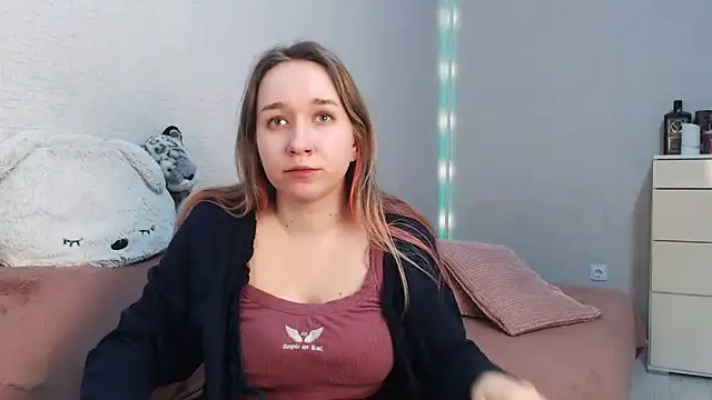 Snapshot of lovely_hayley chatting on February 14, 2026, 10:32 pm lovely hayley online show from February 14, 2026, 10:32 pm