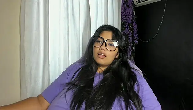 Snapshot of AvrilRizoX chatting on April 30, 2026, 4:14 pm AvrilRizoX online show from April 30, 2026, 4:14 pm