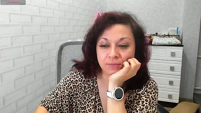 TeasyLana online show from April 10, 2026, 4:41 am