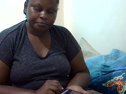 Snapshot of Pretty_lilly02 chatting on February 8, 2026, 12:03 pm Pretty lilly02 online show from February 8, 2026, 12:03 pm