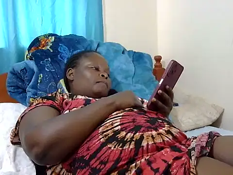 Snapshot of Pretty_lilly02 chatting on February 19, 2026, 6:10 am Pretty lilly02 online show from February 19, 2026, 6:10 am