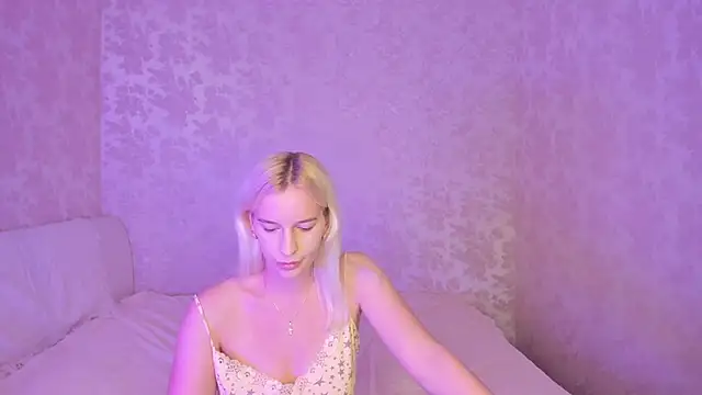 Snapshot of Amanda054 chatting on September 14, 2025, 7:53 am Amanda054 online show from September 14, 2025, 7:53 am