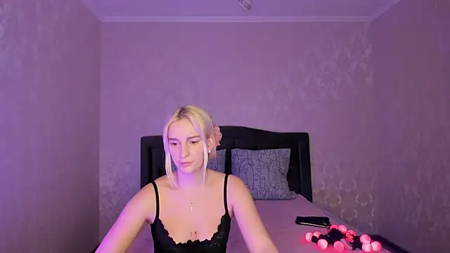 Snapshot of Amanda054 chatting on February 23, 2025, 6:01 pm Amanda054 online show from February 23, 2025, 6:01 pm