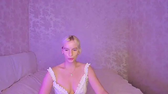 Snapshot of Amanda054 chatting on September 10, 2025, 1:43 pm Amanda054 online show from September 10, 2025, 1:43 pm