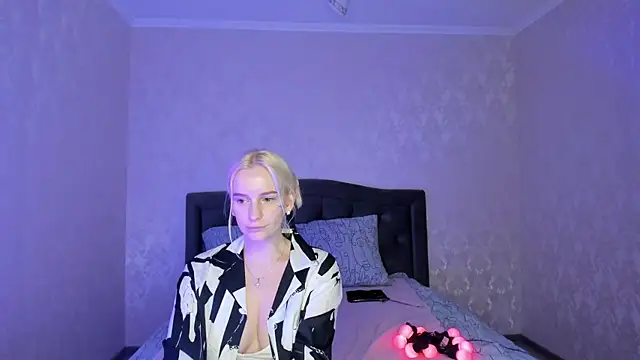 Snapshot of Amanda054 chatting on March 3, 2025, 5:52 pm Amanda054 online show from March 3, 2025, 5:52 pm