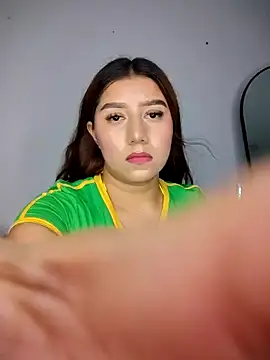 Snapshot of caro_sweett chatting on February 4, 2026, 11:22 pm caro sweett online show from February 4, 2026, 11:22 pm