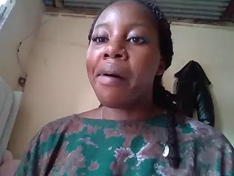 Snapshot of Queen_loveer chatting on November 23, 2025, 8:46 am Queen loveer online show from November 23, 2025, 8:46 am