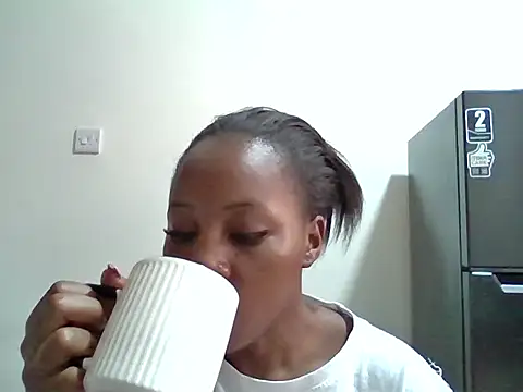 Snapshot of Queen_loveer chatting on February 5, 2026, 4:30 am Queen loveer online show from February 5, 2026, 4:30 am