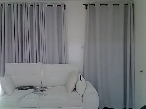 Snapshot of Queen_loveer chatting on March 1, 2026, 7:36 pm Queen loveer online show from March 1, 2026, 7:36 pm