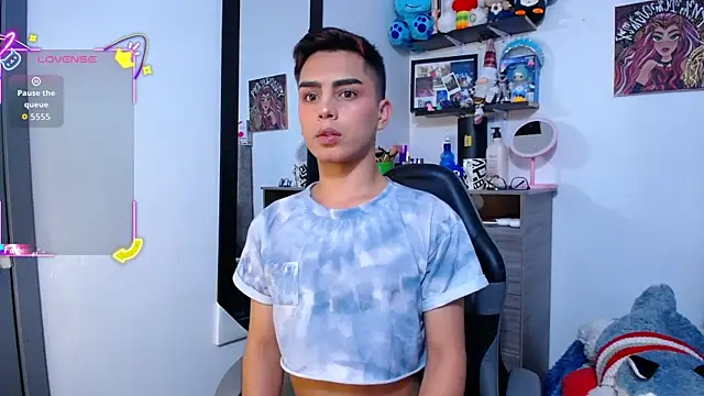 OwenBluee online show from February 25, 2026, 6:57 am