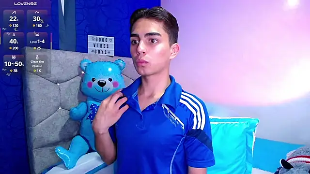 Snapshot of OwenBluee chatting on February 28, 2025, 5:26 am OwenBluee online show from February 28, 2025, 5:26 am
