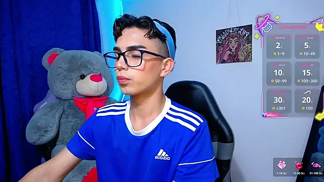 OwenBluee online show from May 21, 2026, 9:17 am