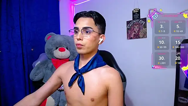 Snapshot of OwenBluee chatting on July 5, 2026, 7:37 am OwenBluee online show from July 5, 2026, 7:37 am