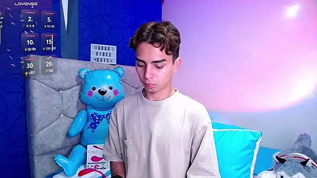 Snapshot of OwenBluee chatting on March 1, 2025, 5:52 am OwenBluee online show from March 1, 2025, 5:52 am