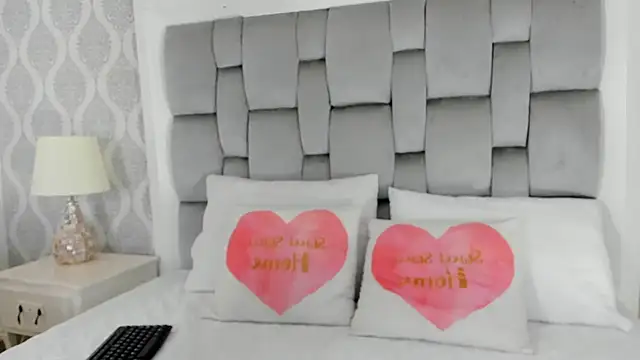 Kimberlin Cam  online show from February 20, 2026, 7:27 pm