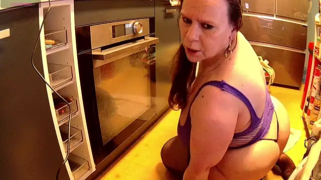 Endrocleia online show from April 21, 2026, 9:10 pm