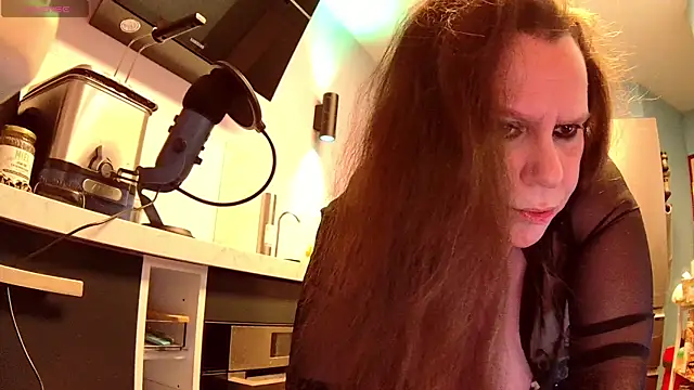 Endrocleia online show from April 8, 2026, 8:21 pm