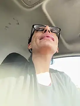 myloveforyouu online show from January 17, 2026, 4:21 pm