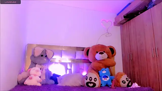 Lucidollts  online show from February 9, 2025, 5:43 pm