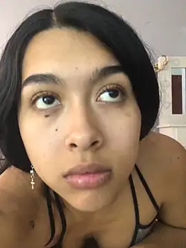 Snapshot of SweetLatiin_ chatting on March 15, 2025, 10:00 pm SweetLatiin online show from March 15, 2025, 10:00 pm