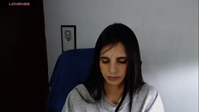 Snapshot of alma_violeta chatting on October 30, 2025, 4:15 pm alma violeta online show from October 30, 2025, 4:15 pm