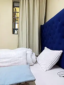 Sexyxcurves online show from March 13, 2026, 10:09 am