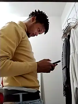 Snapshot of rayyymack chatting on September 18, 2025, 4:10 pm rayyymack online show from September 18, 2025, 4:10 pm