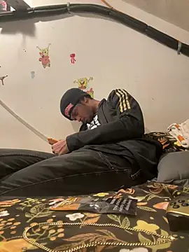 Snapshot of rayyymack chatting on December 9, 2024, 11:03 pm rayyymack online show from December 9, 2024, 11:03 pm