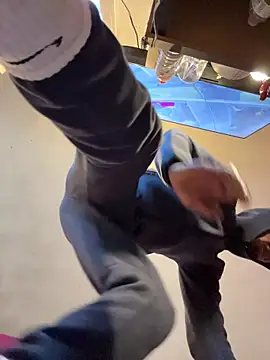 Snapshot of rayyymack chatting on October 3, 2025, 1:12 pm rayyymack online show from October 3, 2025, 1:12 pm