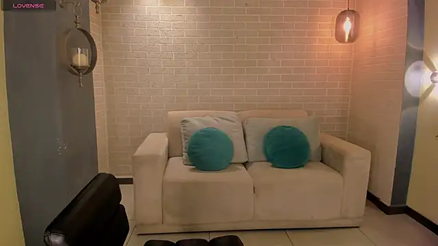 Snapshot of MariaHerrera_ chatting on October 27, 2025, 7:59 pm MariaHerrera online show from October 27, 2025, 7:59 pm